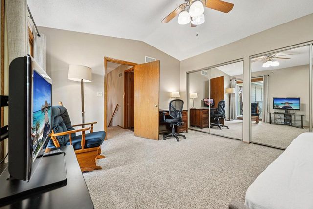 15630 W Ridge ROAD, New Berlin, WI 53151