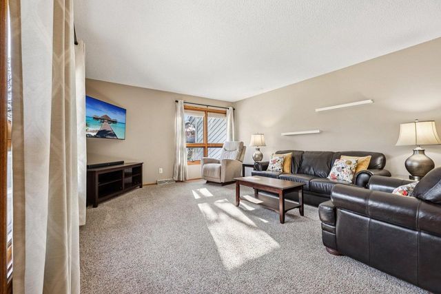 15630 W Ridge ROAD, New Berlin, WI 53151