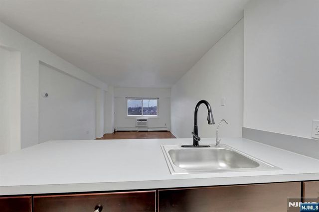 333 Grand Avenue 4E, Palisades Park, NJ 07650