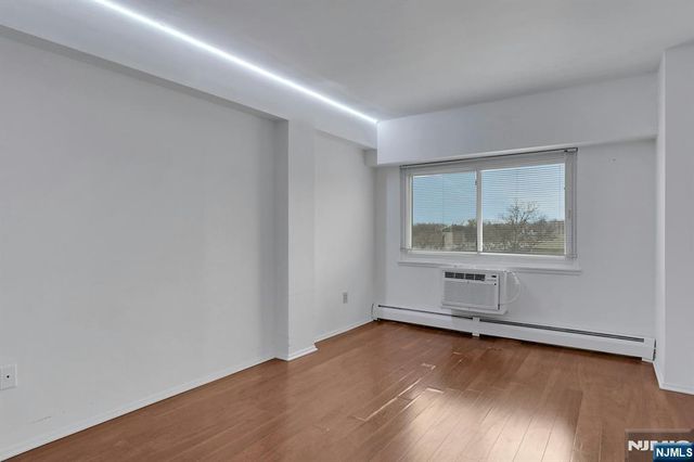 333 Grand Avenue 4E, Palisades Park, NJ 07650