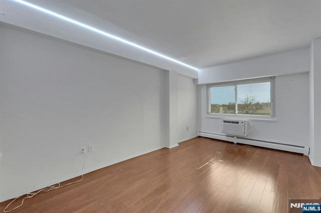 333 Grand Avenue 4E, Palisades Park, NJ 07650