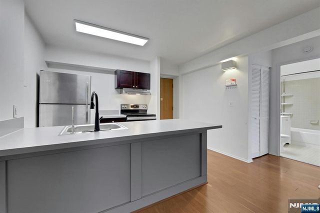 333 Grand Avenue 4E, Palisades Park, NJ 07650