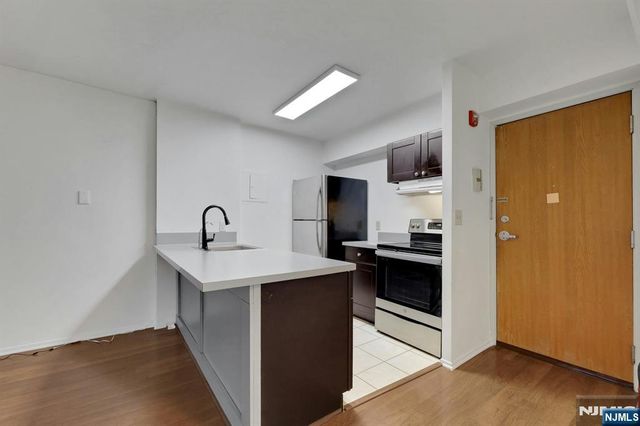 333 Grand Avenue 4E, Palisades Park, NJ 07650