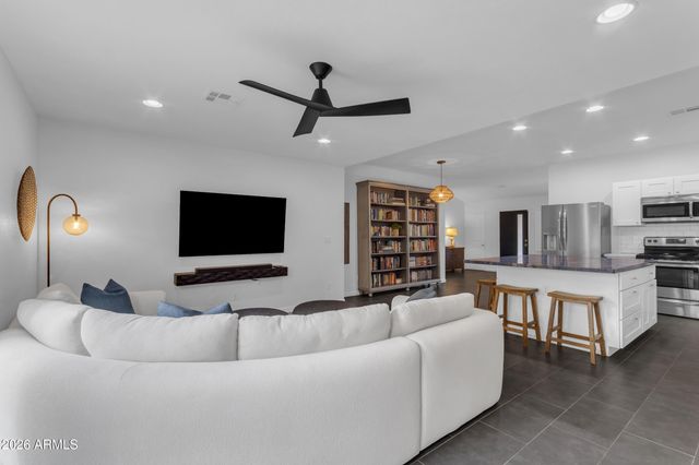 4126 N 44TH Place, Phoenix, AZ 85018