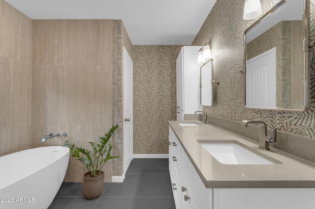 4126 N 44TH Place, Phoenix, AZ 85018