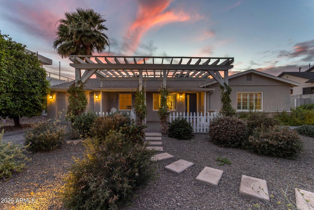 4126 N 44TH Place, Phoenix, AZ 85018