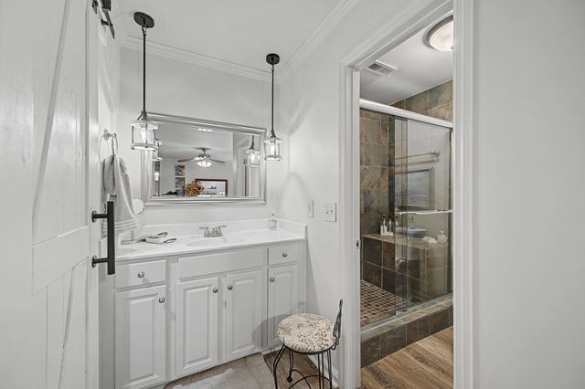 215 Plantation Ct, Nashville, TN 37221