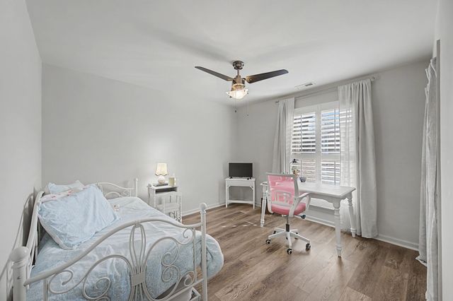 215 Plantation Ct, Nashville, TN 37221