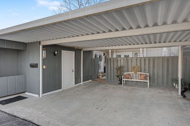 215 Plantation Ct, Nashville, TN 37221