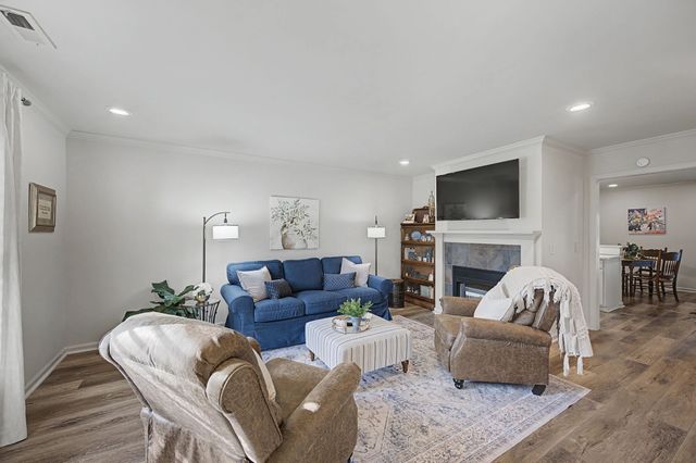 215 Plantation Ct, Nashville, TN 37221