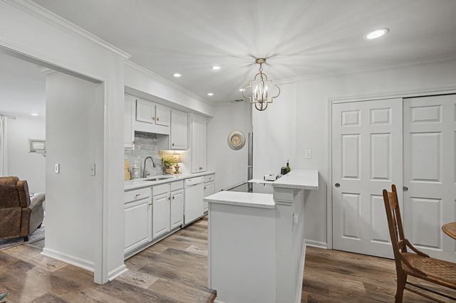 215 Plantation Ct, Nashville, TN 37221