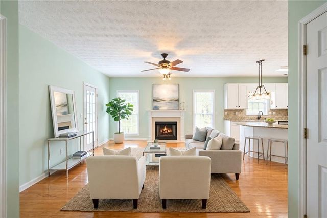 905 Downyshire Drive, Lawrenceville, GA 30044