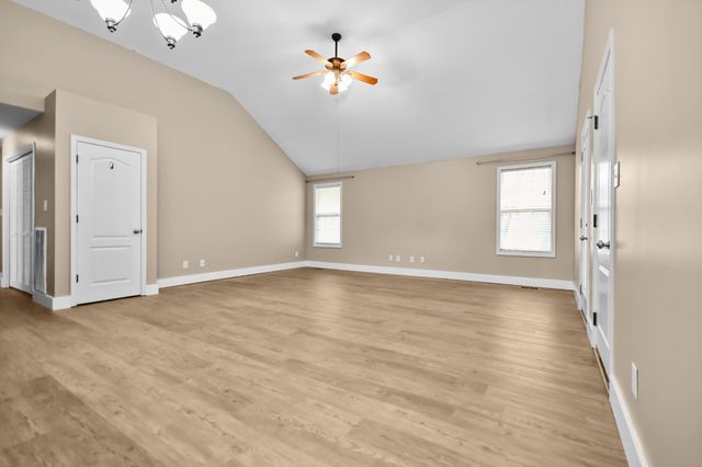 417 Chestnut Grove Way, Clarksville, TN 37042