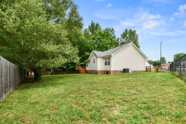 417 Chestnut Grove Way, Clarksville, TN 37042