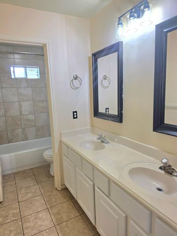 15003 Changing Oak Ridge Court, Houston, TX 77082
