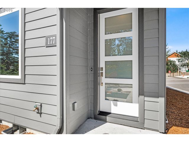 177 Nw MAWRCREST Ave, Gresham, OR 97030