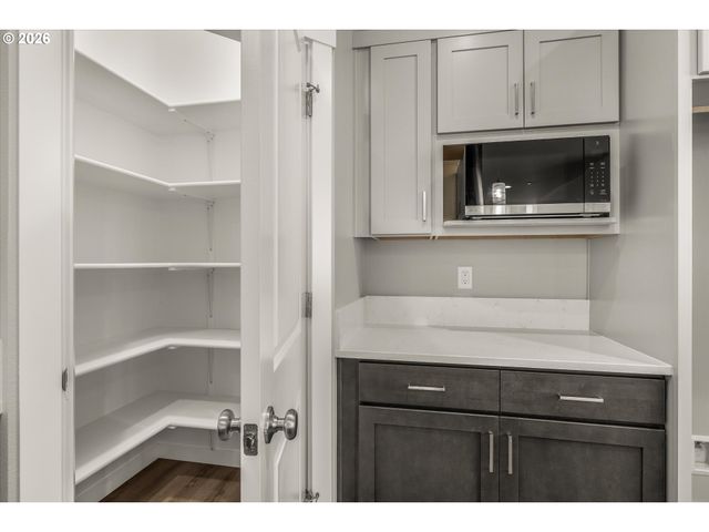 177 Nw MAWRCREST Ave, Gresham, OR 97030
