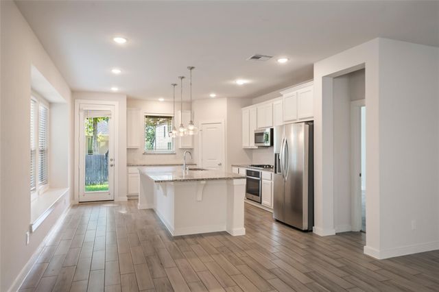 347 Great Hills Dr, Montgomery, TX 77316