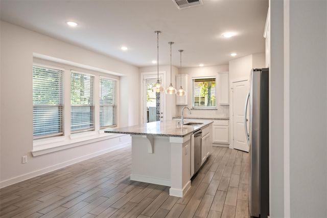 347 Great Hills Dr, Montgomery, TX 77316