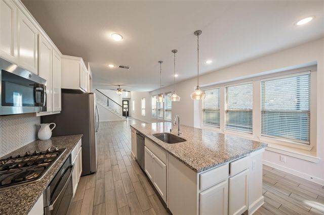 347 Great Hills Dr, Montgomery, TX 77316