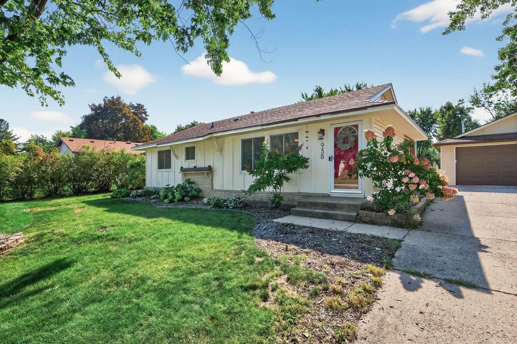 938 Cortland Drive S, Apple Valley, MN 55124