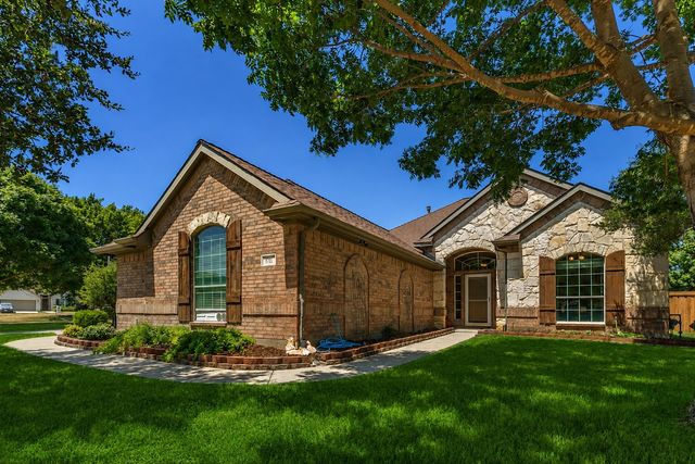 101 Indian Paint Drive, Justin, TX 76247