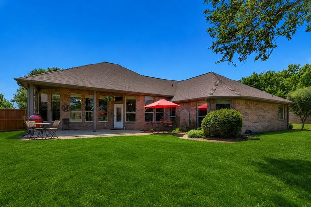 101 Indian Paint Drive, Justin, TX 76247