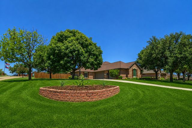 101 Indian Paint Drive, Justin, TX 76247