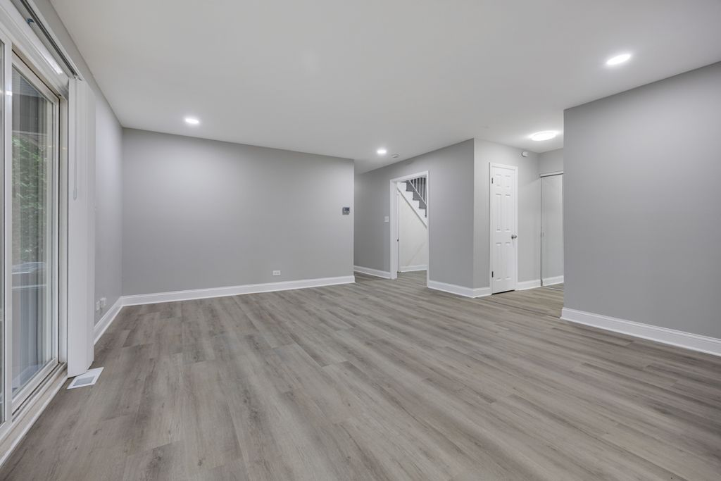 574 ridge Avenue, Elk Grove Village, IL 60007 — photo 3