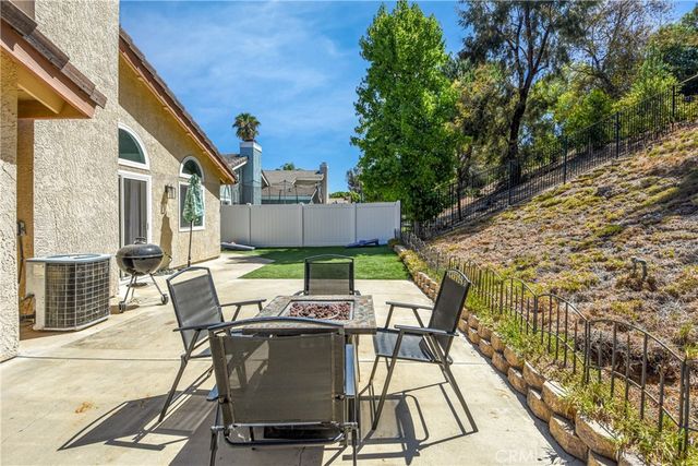 31569 Corte Salinas, Temecula, CA 92592