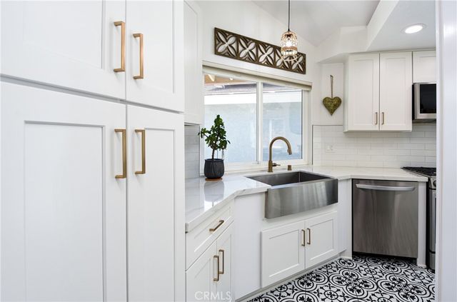 31569 Corte Salinas, Temecula, CA 92592