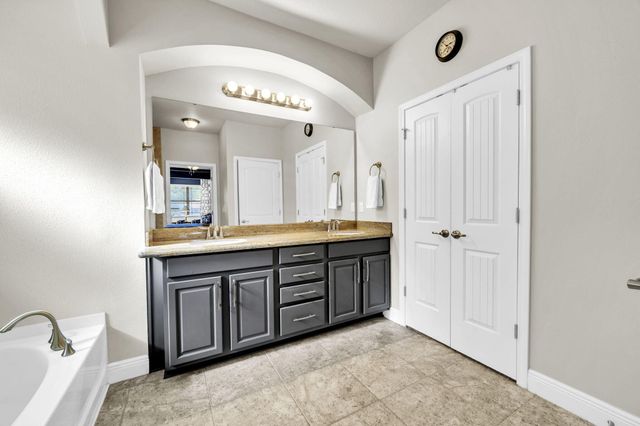 18 Canopy Cove, Freeport, FL 32439