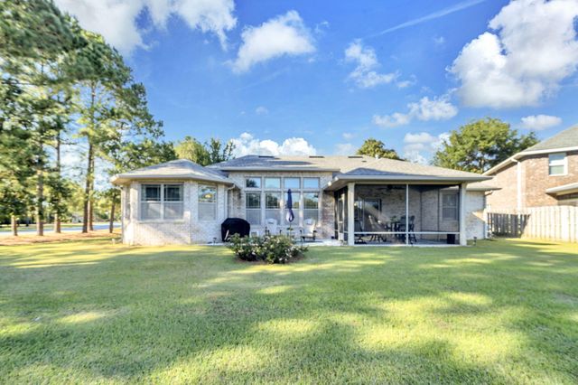 18 Canopy Cove, Freeport, FL 32439