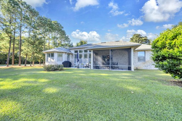 18 Canopy Cove, Freeport, FL 32439