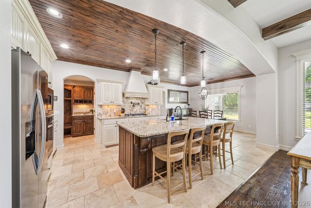 19736 E 69th Street North, Owasso, OK 74055