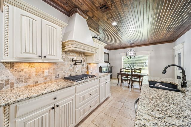 19736 E 69th Street North, Owasso, OK 74055