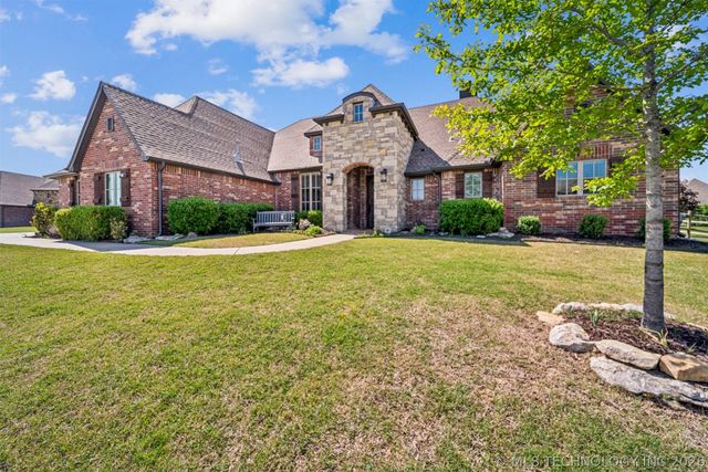 19736 E 69th Street North, Owasso, OK 74055