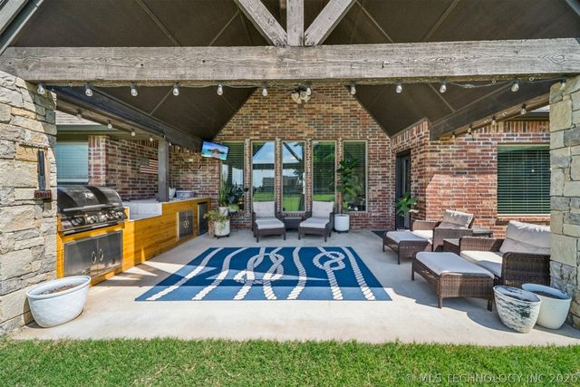 19736 E 69th Street North, Owasso, OK 74055