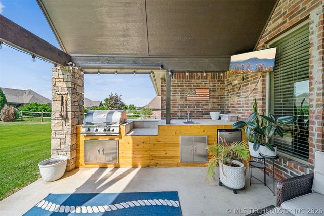 19736 E 69th Street North, Owasso, OK 74055