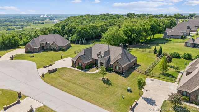 19736 E 69th Street North, Owasso, OK 74055