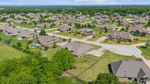 19736 E 69th Street North, Owasso, OK 74055