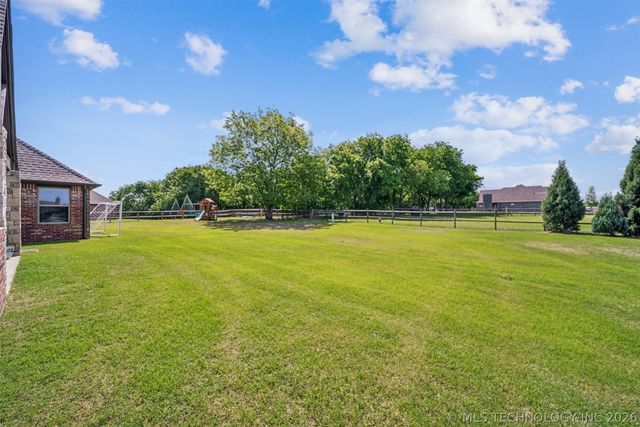 19736 E 69th Street North, Owasso, OK 74055