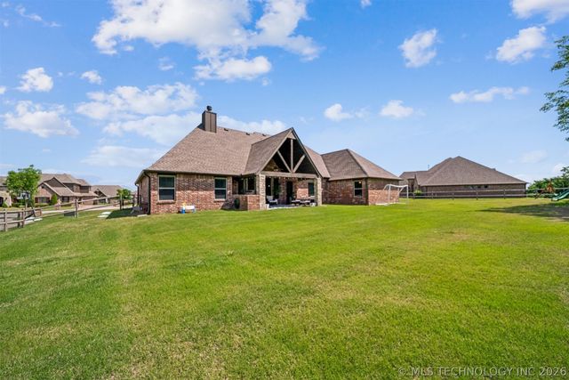 19736 E 69th Street North, Owasso, OK 74055