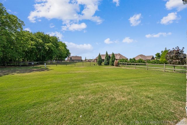 19736 E 69th Street North, Owasso, OK 74055
