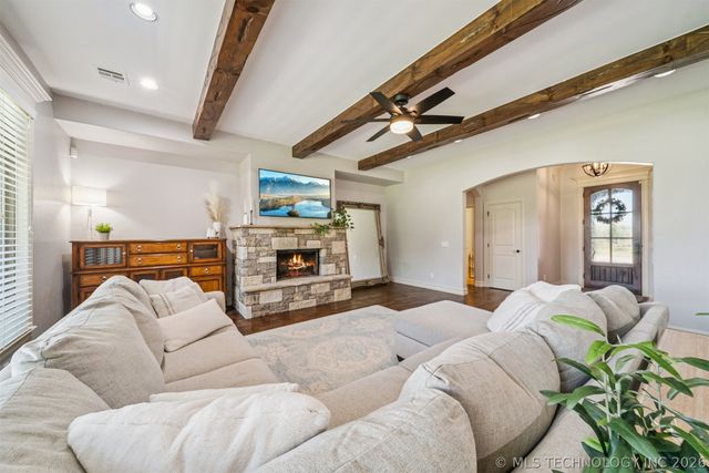 19736 E 69th Street North, Owasso, OK 74055