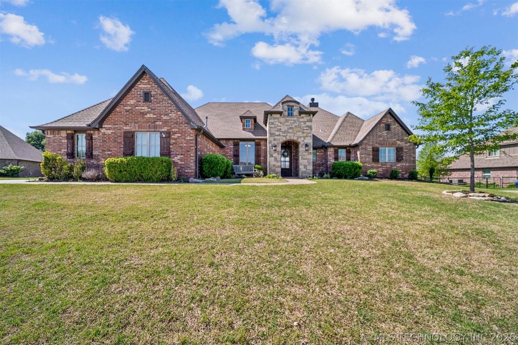 19736 E 69th Street North, Owasso, OK 74055
