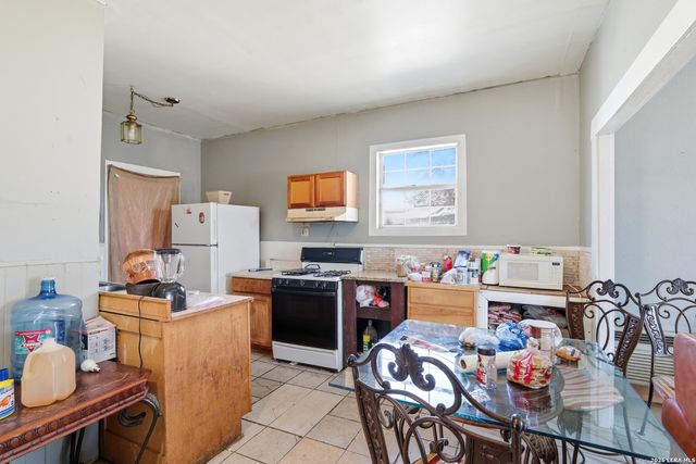 1802 Cincinnati, San Antonio, TX 78201