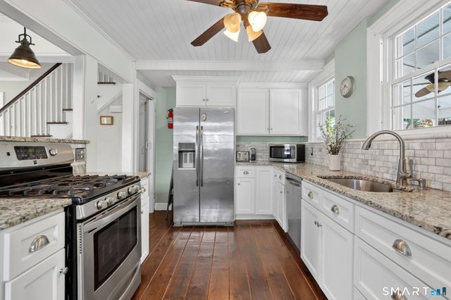 17 Ballard Drive, West Hartford, CT 06119