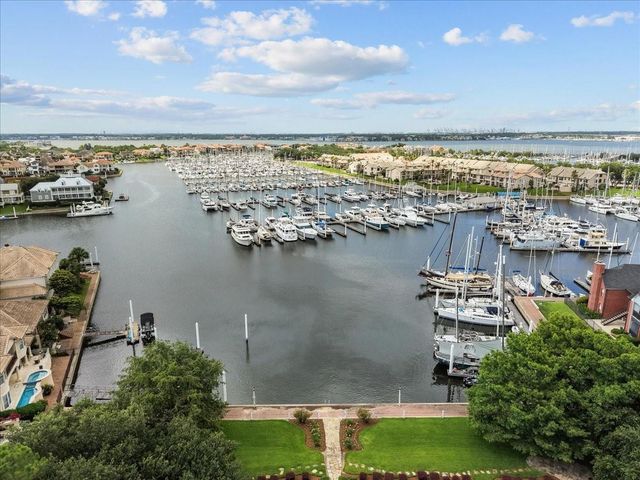 403 Waterford Way, Kemah, TX 77565