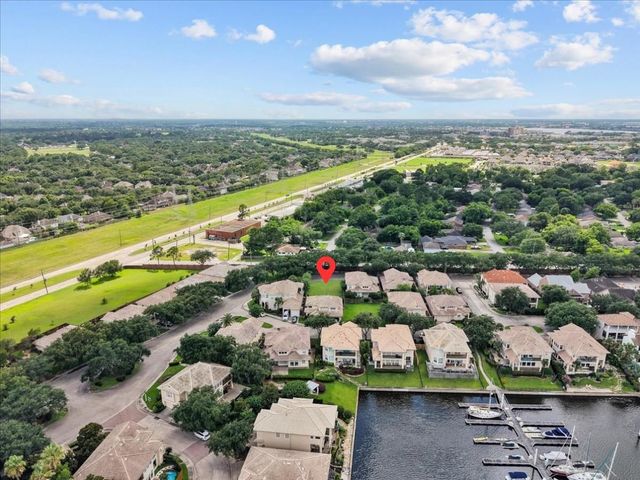 403 Waterford Way, Kemah, TX 77565